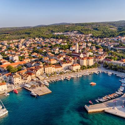 Cor Aureum dom Supetar